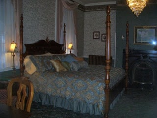 Last Minute Availability for Valentines: Whirlpool-King Bed Room
